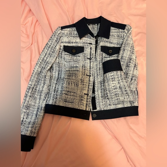 Blazer - Picture 3 of 5